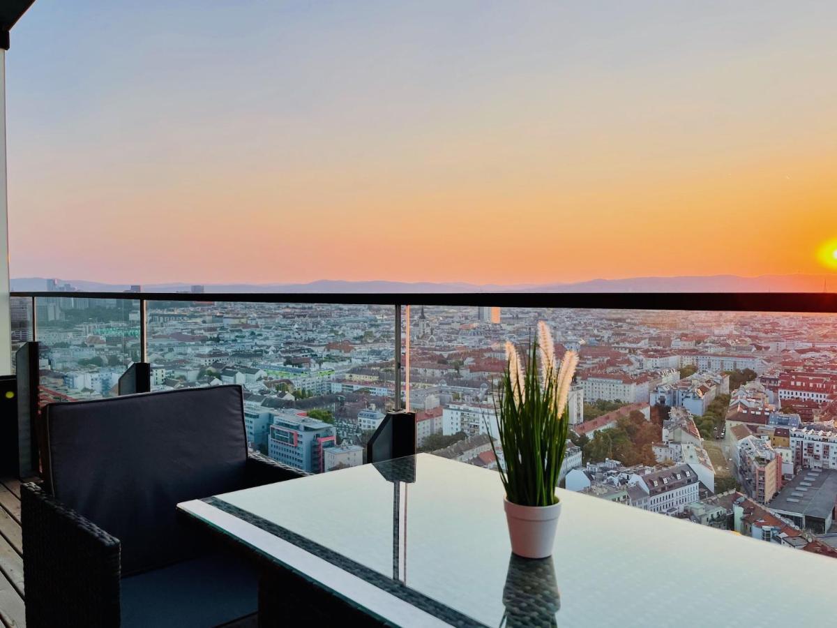 Triiiple Level 31 - Sonnenwohnen Apartment Mit Fantastischem Ausblick Und Parkplatz Відень Екстер'єр фото