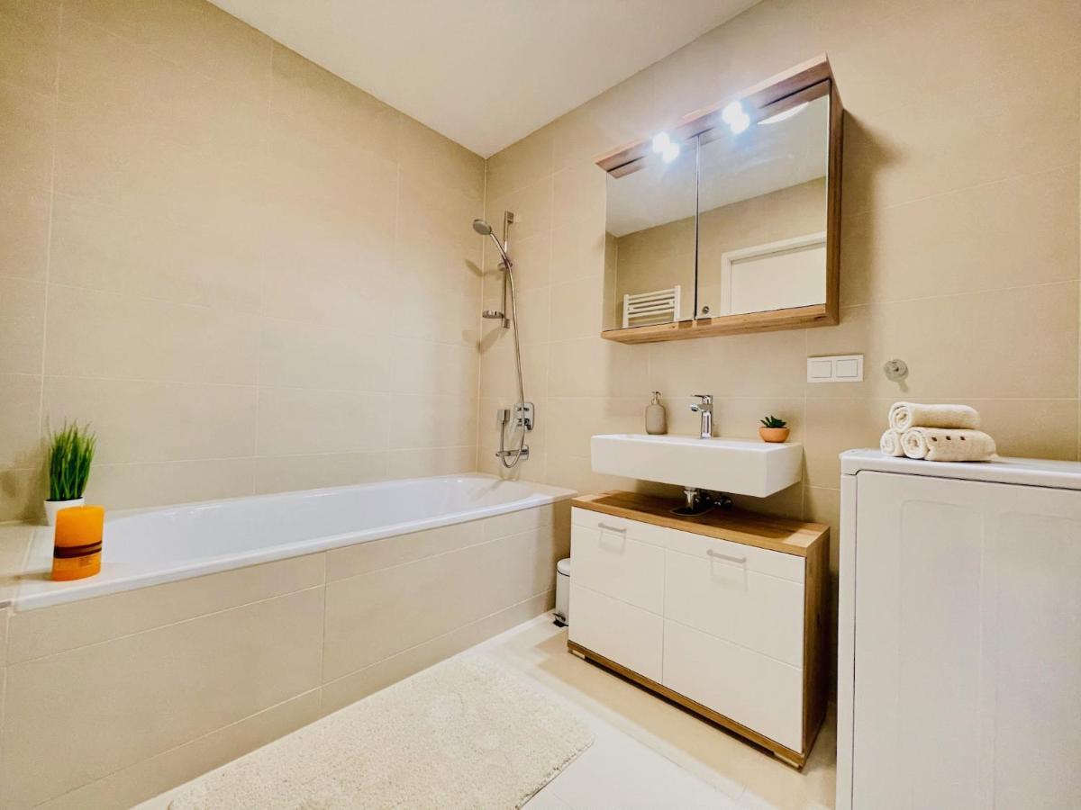 Triiiple Level 31 - Sonnenwohnen Apartment Mit Fantastischem Ausblick Und Parkplatz Відень Екстер'єр фото